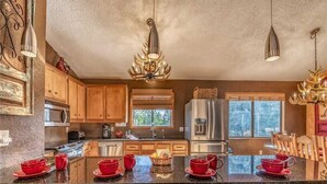 Cabin, Multiple Beds, Hot Tub, Mountain View | Private kitchen - Naylor Mountain Retreat - Three Bedroom Cabin with Hot Tub (Alto)