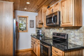 Ferienhaus, 2 Queen-Betten, Whirlpool | Eigene Küche | Kühlschrank, Mikrowelle, Ofen, Herdplatte