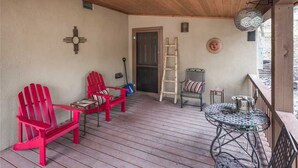Hytte, flere senger, terrasse, fjellutsikt | Balkong
