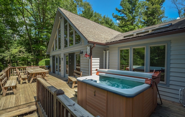 House, Multiple Beds, Hot Tub | Spa | Hot tub