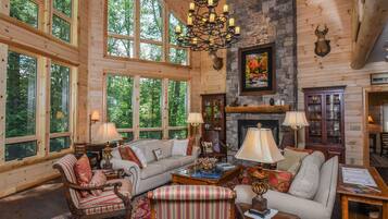 Casa, varias camas, hidromasaje | Sala de estar | Televisión y chimenea