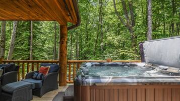 Tina de hidromasaje al aire libre