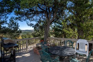 Cabane, plusieurs lits, bain à remous, vue montagne | Balcon