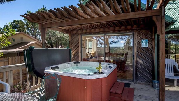 Cabane, plusieurs lits, bain à remous, vue montagne | Spa