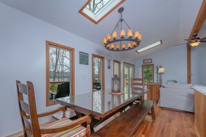 Casa, letti multipli, caminetto | Ristoranti