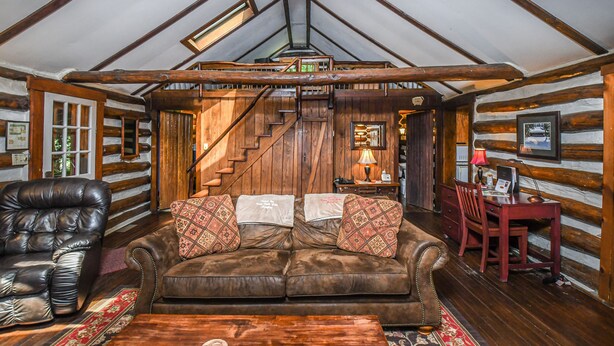 Unclassified image, 1 of 45, button - Tucked Inn 4 Bedroom House (Swanton)