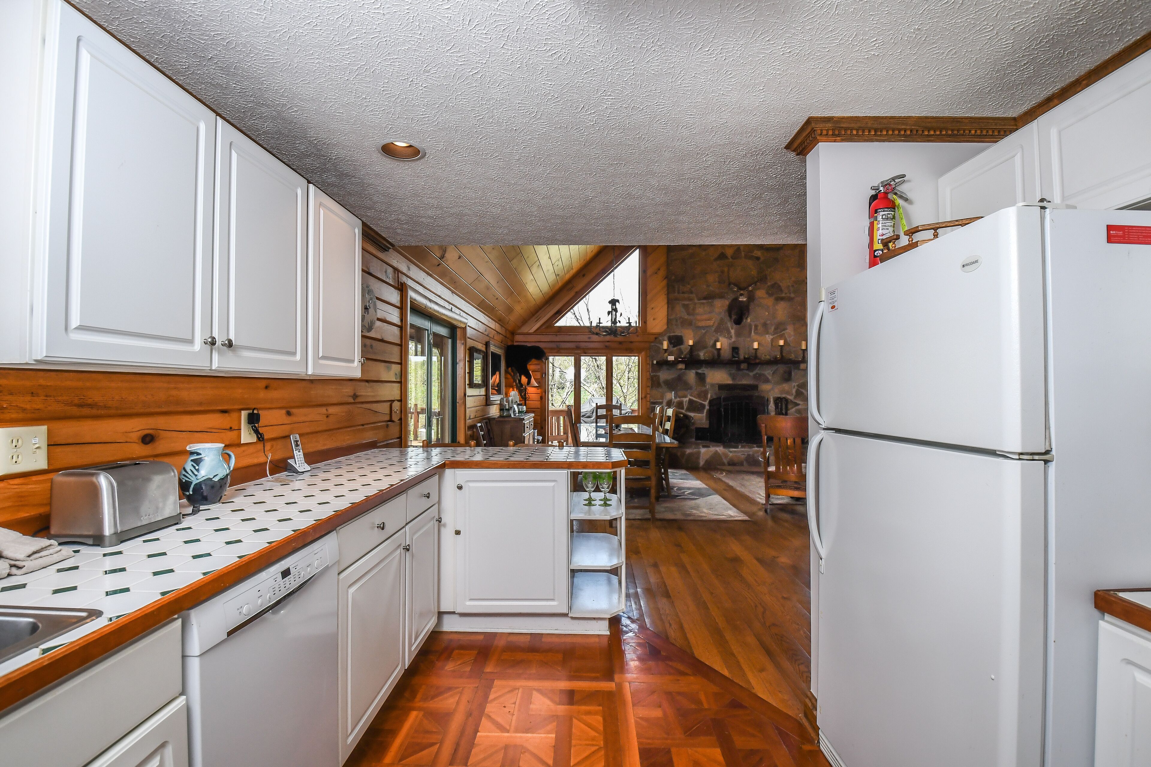 Casa, varias camas, hidromasaje | Cocina privada | Refrigerador, microondas, horno y parrilla de estufa 