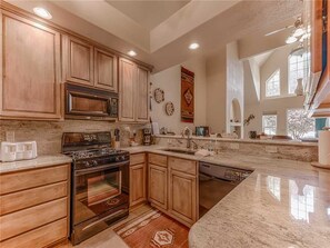 Condo, Multiple Beds, Patio, Mountain View | Private kitchen | Fridge, microwave, oven, stovetop - Ruidoso Retreat - Three Bedroom Home (Ruidoso)