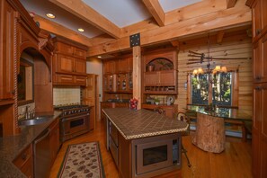 獨棟房屋, 多張床, 壁爐 | 私人廚房 | 電冰箱、微波爐、烤箱、爐台