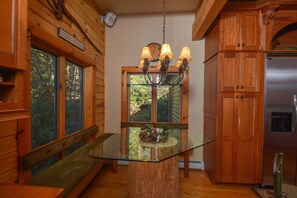 House, Multiple Beds, Fireplace | Living room | TV, fireplace