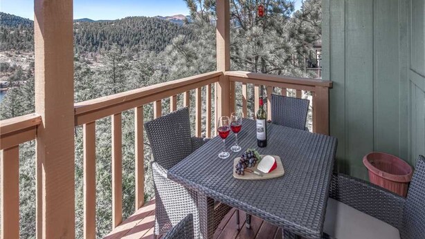 Baita, letti multipli, idromassaggio, vista montagna | Balcone