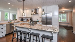 House, Multiple Beds, Hot Tub | Private kitchen | Coffee/tea maker, fridge, microwave, oven - Lake Stone Manor 5 Bedroom House (McHenry)