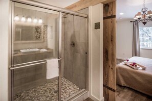 Bathroom - Sugar Butter Chalet - Two Bedroom Cabin (Ruidoso)