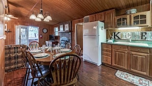 Cabin, Multiple Beds, Hot Tub, City View | Private kitchen