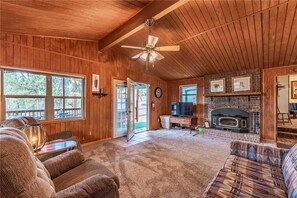 Cabin, Multiple Beds, Hot Tub, City View | Living room | Flat-screen TV, fireplace