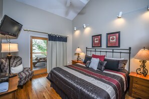 House, Multiple Beds, Hot Tub | 4 bedrooms, free WiFi, bed sheets