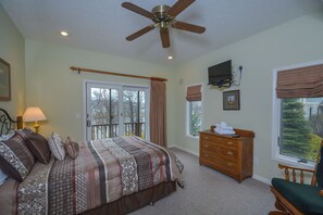 House, Multiple Beds, Hot Tub