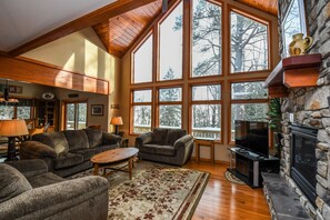Maison, plusieurs lits, cuisine, vue montagne | Salle de séjour