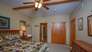House, Multiple Beds, Kitchen, Mountain View | 4 bedrooms, WiFi (free)