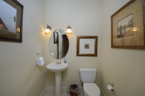 Apartment, Mehrere Betten, Kamin | Badezimmer | Handtücher