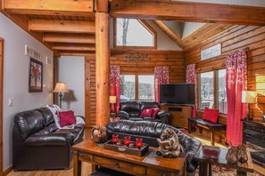 Living room - Pinnacle Retreat 5 Bedroom House (Swanton)