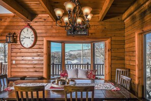 Living room - Pinnacle Retreat 5 Bedroom House (Swanton)