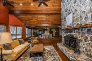 Flat-screen TV, fireplace