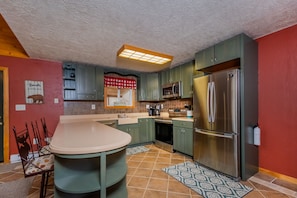 House, Multiple Beds, Hot Tub | Private kitchen | Fridge, microwave, oven, stovetop