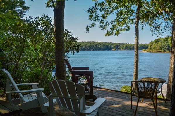 Balcony - Finn McCool's 5 Bedroom House (Oakland)