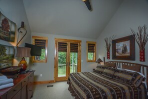 Talo, useita sänkyjä, poreamme | 4 makuuhuonetta, ilmainen Wi-Fi, vuodevaatteet