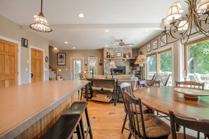 House, Multiple Beds, Hot Tub | Private kitchen