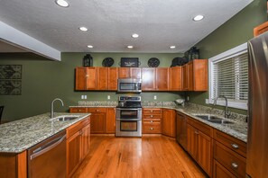 House, Multiple Beds, Hot Tub | Private kitchen