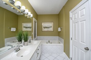 Casa, varias camas, hidromasaje | Baño | Toallas