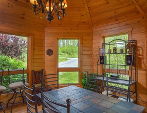 Ferienhaus, Mehrere Betten, Whirlpool | Eigene Küche | Kühlschrank, Mikrowelle, Ofen, Herdplatte