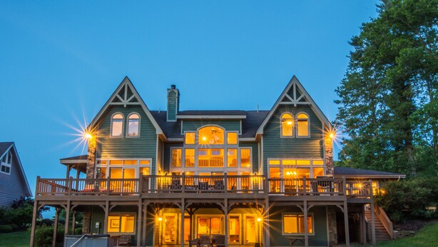 Exterior - Unforgettable 8 Bedroom House (Swanton)