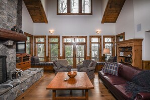 House, 5 Bedrooms, Fireplace | Living area | Flat-screen TV, fireplace