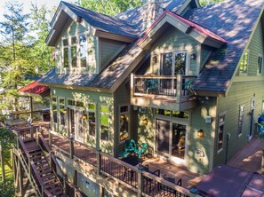 Front of property - Skydance 5 Bedroom House (Oakland)
