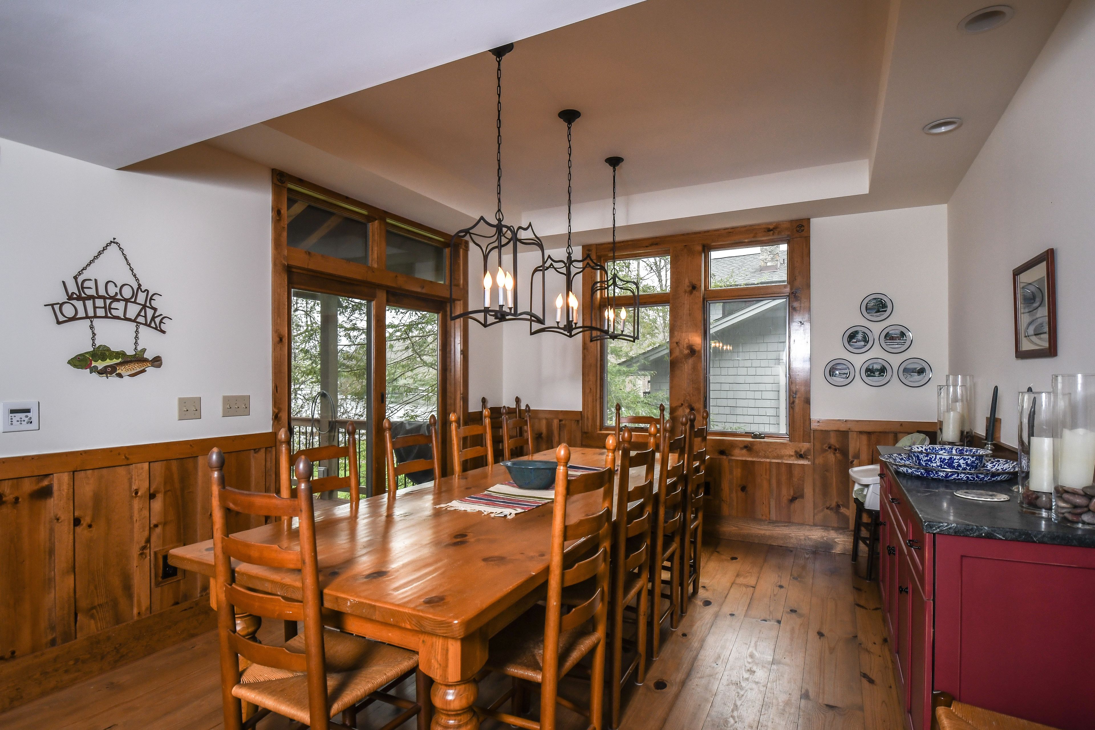 House, 5 Bedrooms, Fireplace | In-room dining