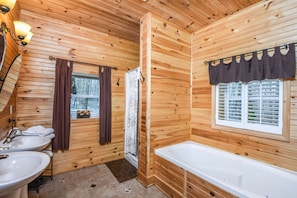 Bathroom - Hideout at Red Pines 3 Bedroom House (McHenry)