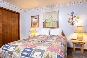 4 bedrooms, free WiFi, bed sheets - Home Sweet Cabin 4 Bedroom House (Oakland)