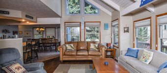 Bear Feet 3 Bedroom Townhome