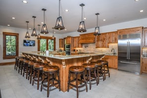 House, Multiple Beds, Private Pool | Private kitchen