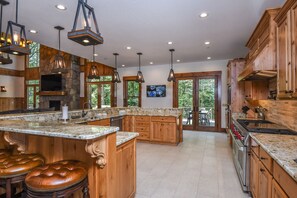 House, Multiple Beds, Private Pool | Private kitchen | Fridge, microwave, oven, stovetop - The Haven 8 Bedroom House (Oakland)