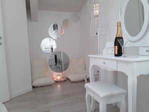 Minibar, Schreibtisch, schallisolierte Zimmer, kostenloses WLAN