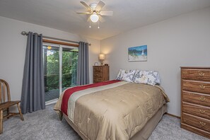 4 bedrooms, free WiFi, bed sheets