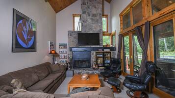 House, Multiple Beds, Hot Tub | Living room | TV, fireplace, DVD player