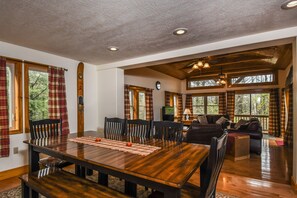 Casa, letti multipli, idromassaggio | Cucina privata | Frigorifero, microonde, forno, piano cottura