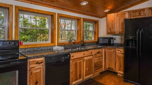 House, Multiple Beds, Hot Tub | Private kitchen - Happy Trails 3 Bedroom House (Oakland)