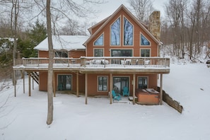 Exterior - Misty Creek 5 Bedroom House (McHenry)