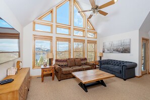 Living room - Moon Tower 4 Bedroom House (McHenry)